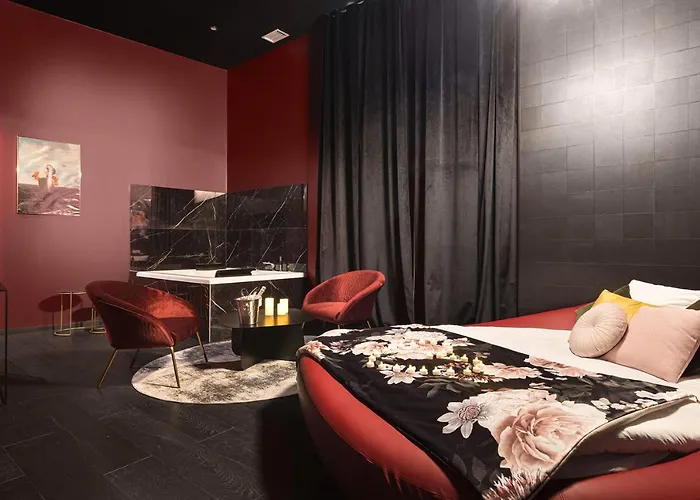 Legend Majestic Superbe Love Room - Jacuzzi - Champagne - Romantisme - parking privé Mâcon