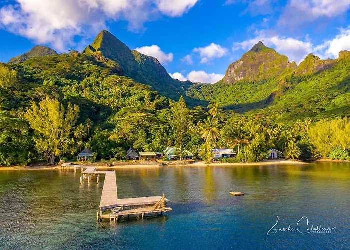 Linareva Moorea Beach Resort