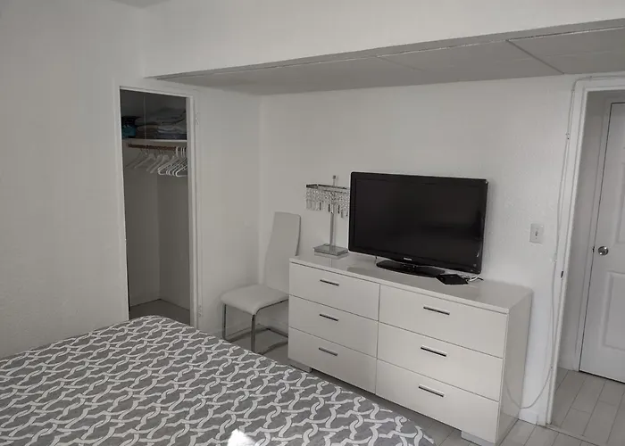 Tides Apt On Hollywood Beach