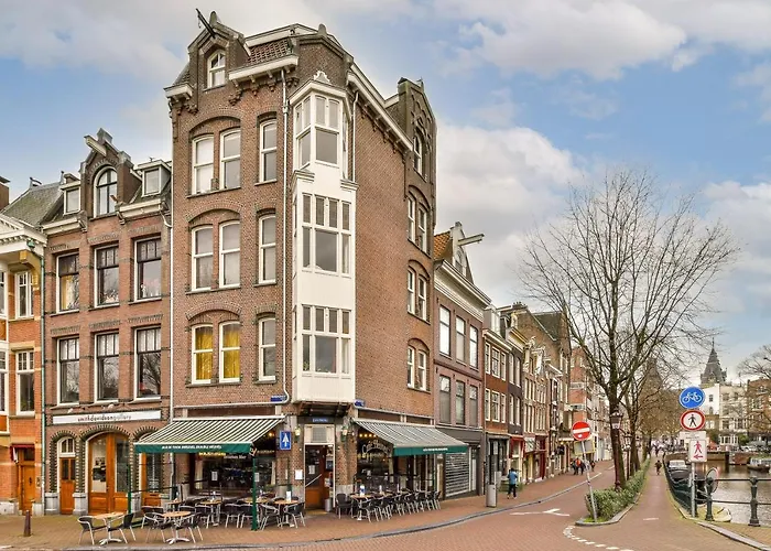 Spiegelgracht Apartments With Canal View