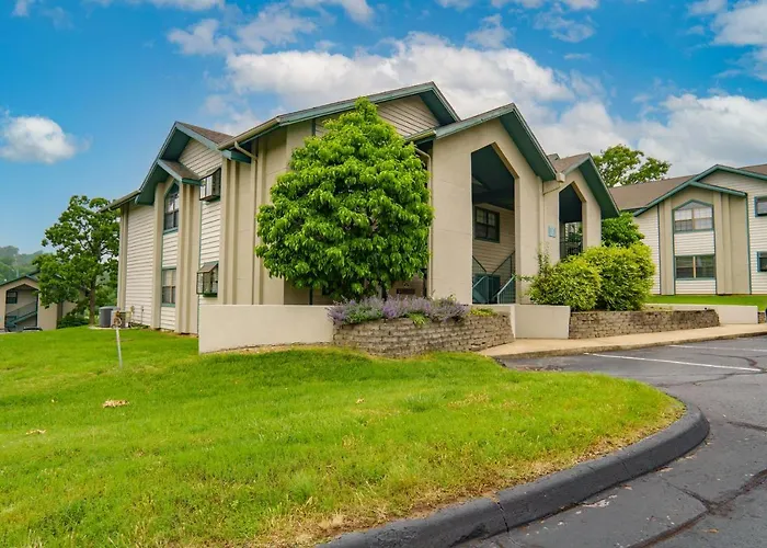 2 Bed Condo-The Greens At Thousand Hills-Coffee Bar