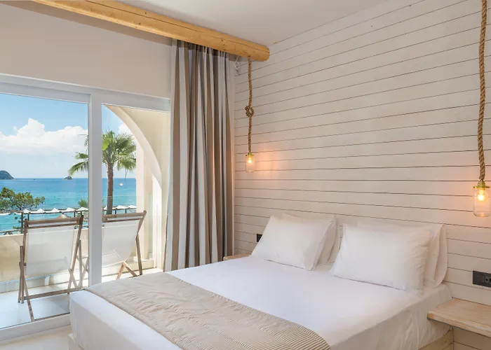 Gloria Maris Hotel Suites And Villas