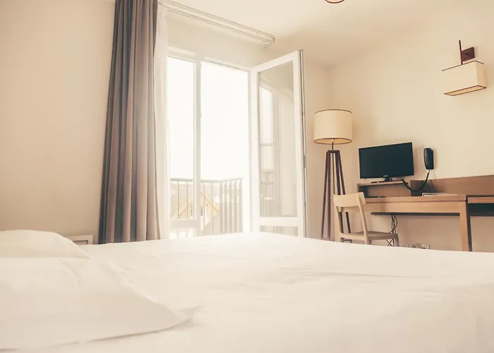 Terres De France - Appart'Hotel Quimper Bretagne