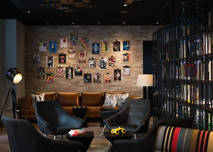 Renaissance Montreal Downtown Hotel
