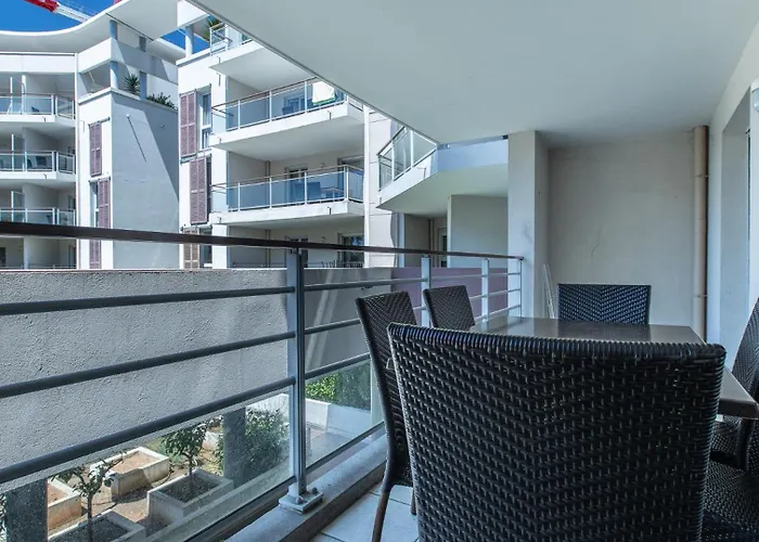 Vacancéole - Résidence Le Crystal Cagnes-sur-Mer