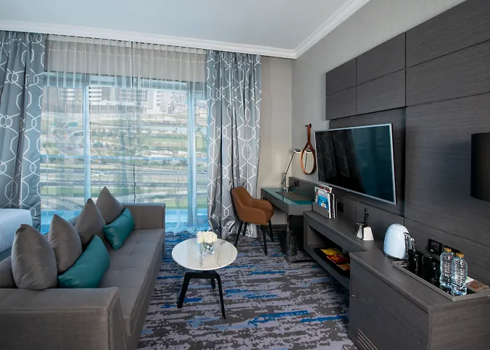 Edge Creekside Hotel