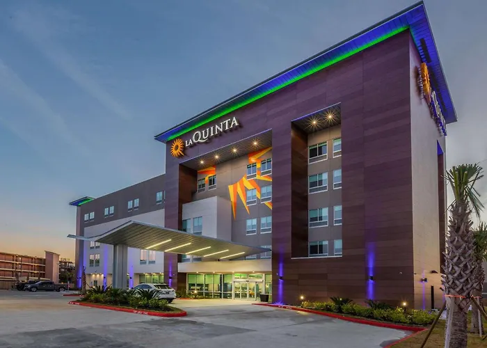 La Quinta Inn & Suites By Wyndham Galveston West Seawall
