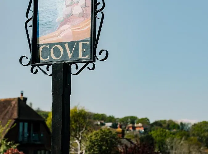 Fairlight Cove Aparthotel