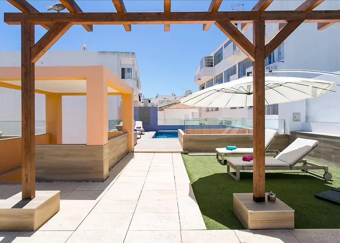 Casa Amarela Guesthouse