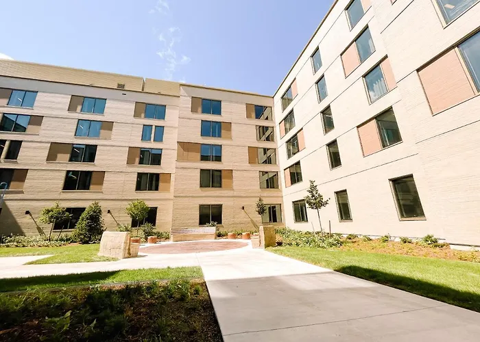 Queen'S University Residence