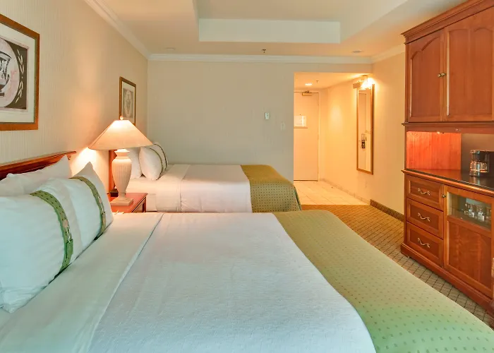 Holiday Inn & Suites Oakville At Bronte By Ihg