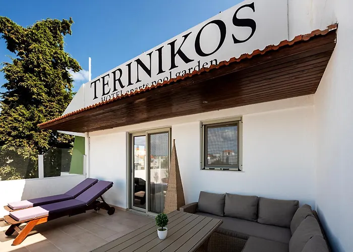 Terinikos Sunny Garden & Junior Suites