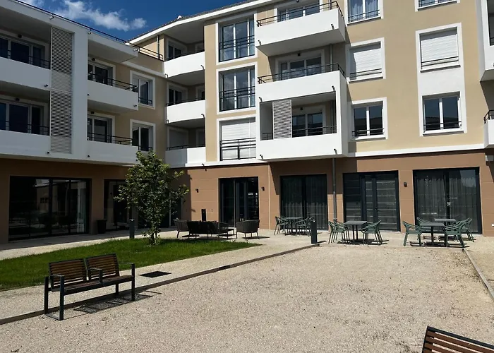 Aparthotel Domitys L'Aubier de Tilia à Châteaurenard