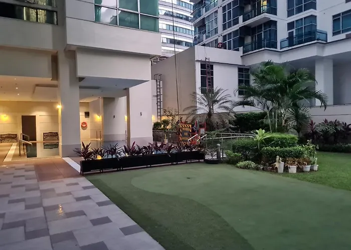 Huge Condo Unit Near Burgos Circle, St Lukes, Shangri-La - P Hamptons T1