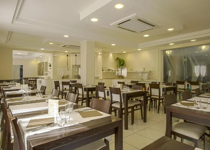 Hotel Ombretta Mare