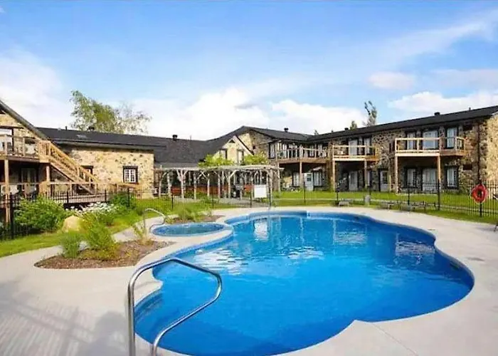 Condo Hotel Au Pied Du Mont Orford