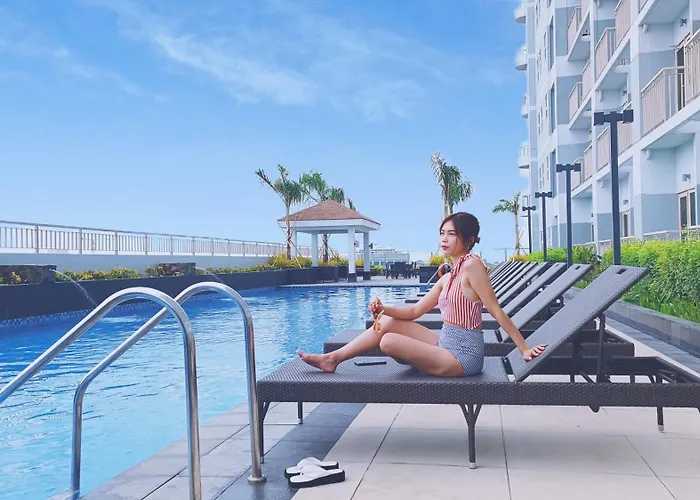 Smdc Coast Residences Near Picc World Trade Center Moa