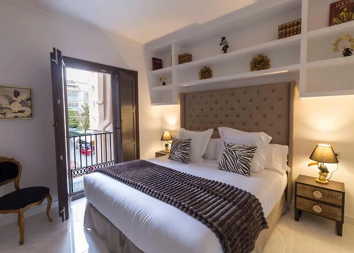 Clock House - Luxury Urban Suites