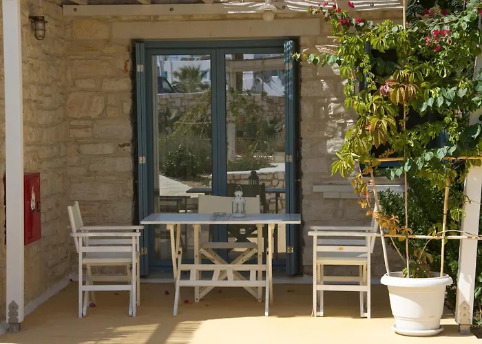 Nomads House Aparthotel Logaras