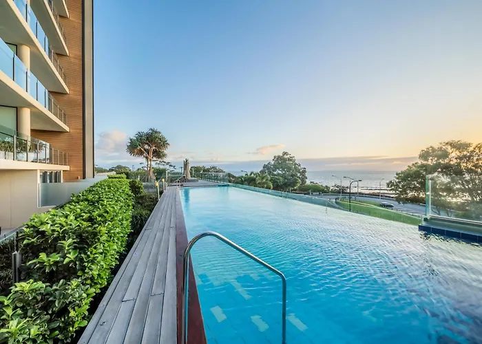 Oaks Redcliffe Mon Komo Suites