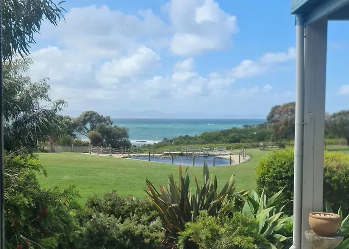Bear Gully Coastal Cottages