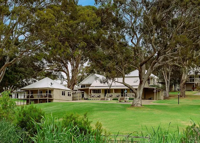 Mcmillans Of Metung Coastal Resort