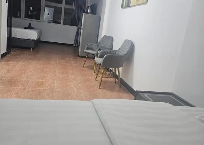 Happy Beach Jomtien Guesthouse