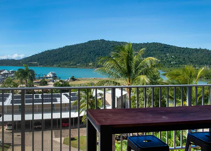 Coral Sea Vista Apartments Airlie Beach