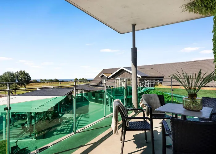 Ringenaes Hotell & Konferens