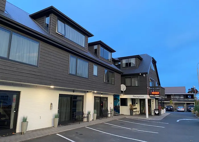 Commodore Motel