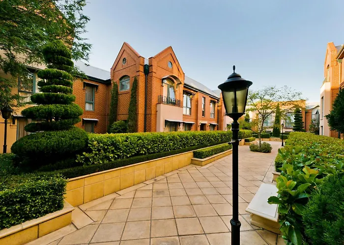 Majestic Old Lion Apartments