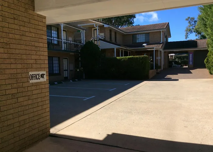 Jacaranda Place Motor Inn