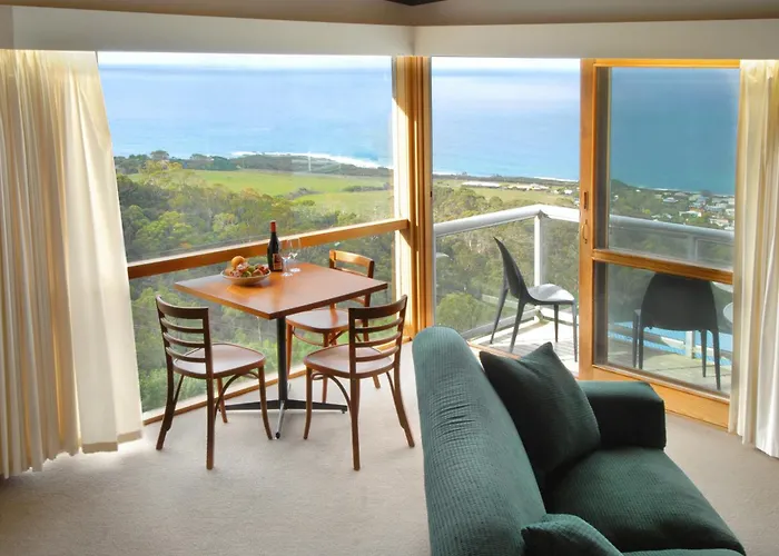 Chris'S Beacon Point Restaurant & Villas