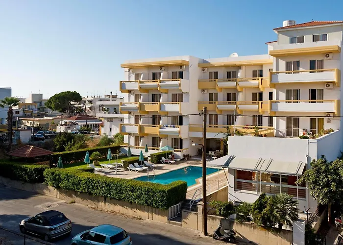 Trianta Hotel Apartments