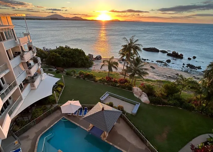 Coral Cove Apartments - Absolute Beachfront Resort Bowen