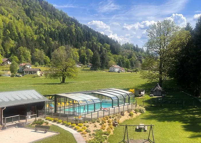 Gite Roche Des Ducs avec Piscine toute l'année, Spa, Sauna, Hammam Rochesson