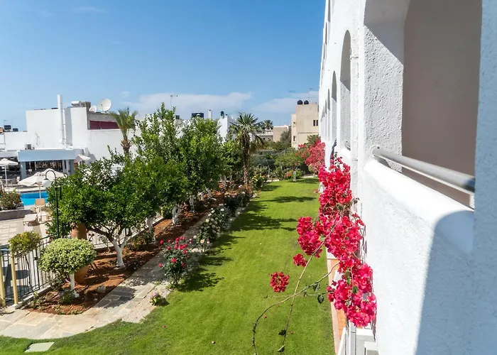 Malia Holidays Hotel