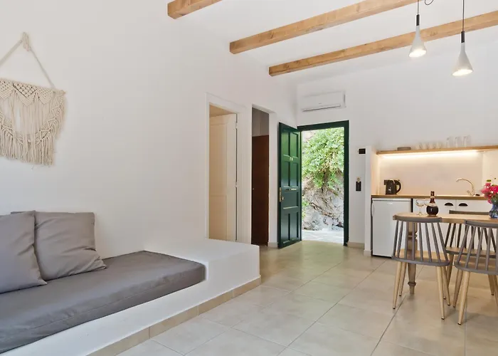 Kyra Panagia Hotel