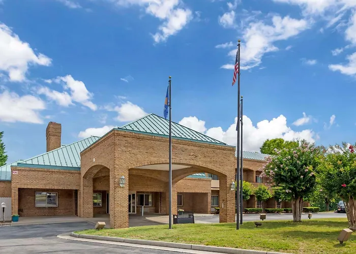 Comfort Suites Inn At Ridgewood Farm