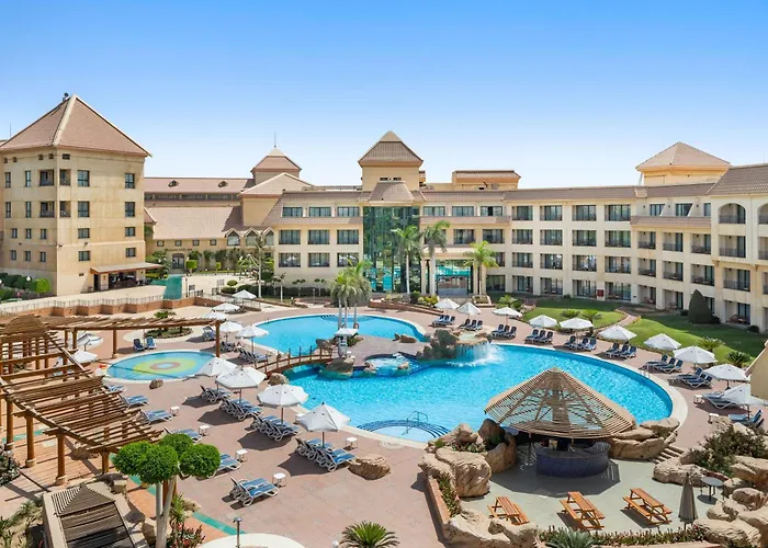 Hilton Pyramids Golf