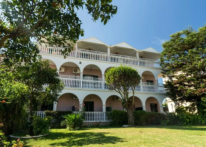 Alamis & Apartments