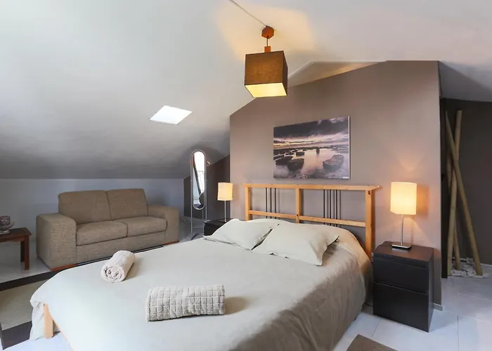 Sandycamps Surf House