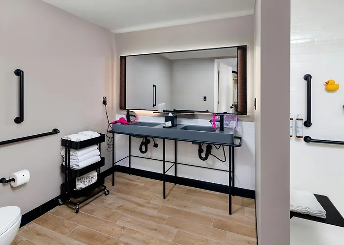 Moxy Miami Wynwood