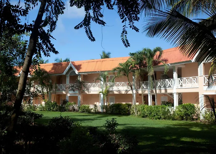 Coco Reef Resort & Spa