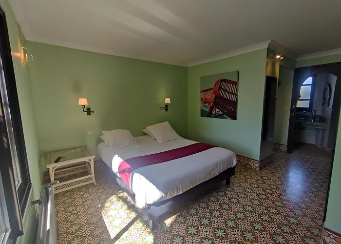 Chambre Emeraude, Riad 9 Couple only au village naturiste