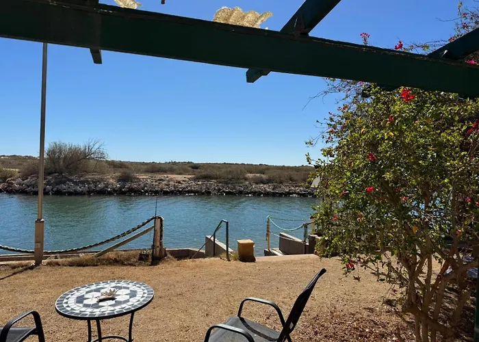 Pelican Point Waterfront Resort Carnarvon