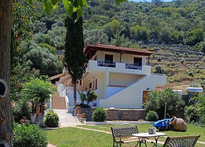 Athina Studio Apartments Kerveli