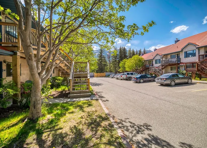 Bow Valley Chalets-Entire 2 King Bedrooms Townhouse