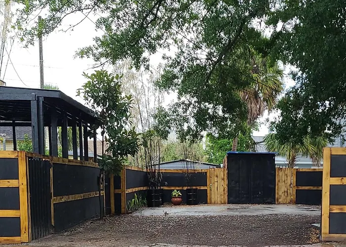Palm Villa Hostel