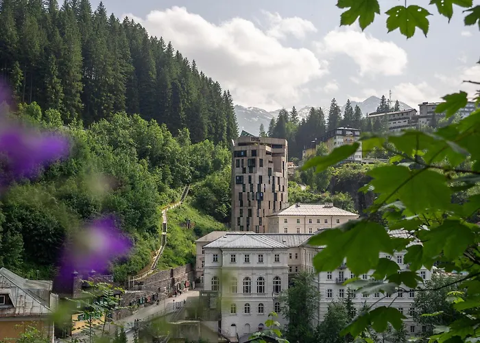 Urban Nature Bad Gastein - Badeschloss